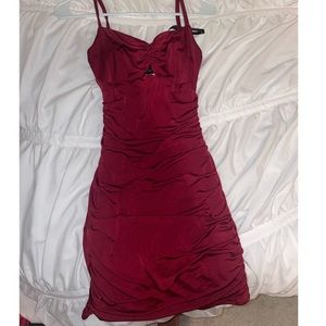 maroon dress stretchy and tight  size 3/4 worn once ❤️